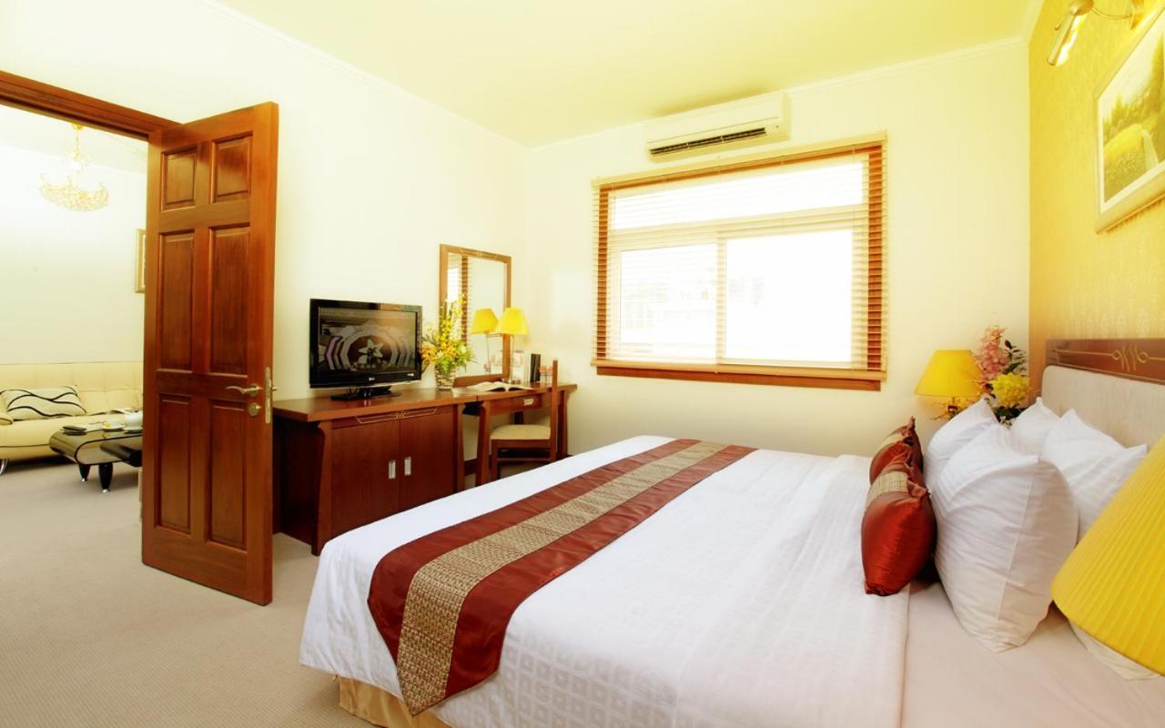 Dong Khanh Hotel Ho Chi Minh City Exterior photo